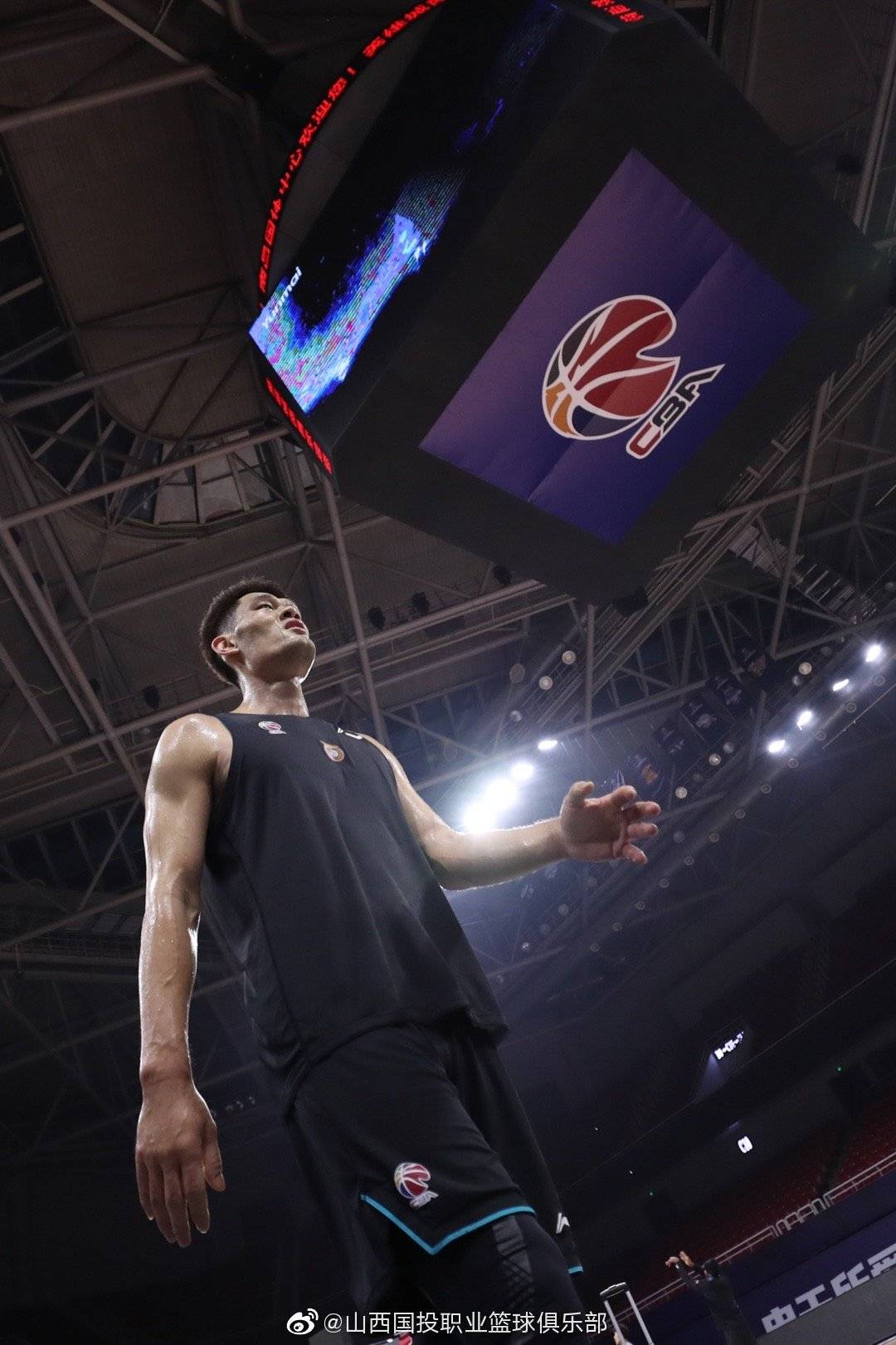 关于转会期圣安东尼奥马刺备战CBA季后赛；迎来里程碑细节曝光；质疑声仍在；临场指挥获称赞的信息