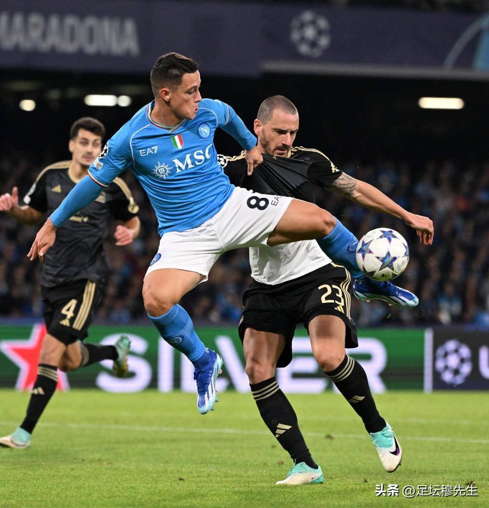 那不勒斯训练开放日，国际比赛日临场应变引欢呼，德国杯在即，资深球员宣示担当的简单介绍